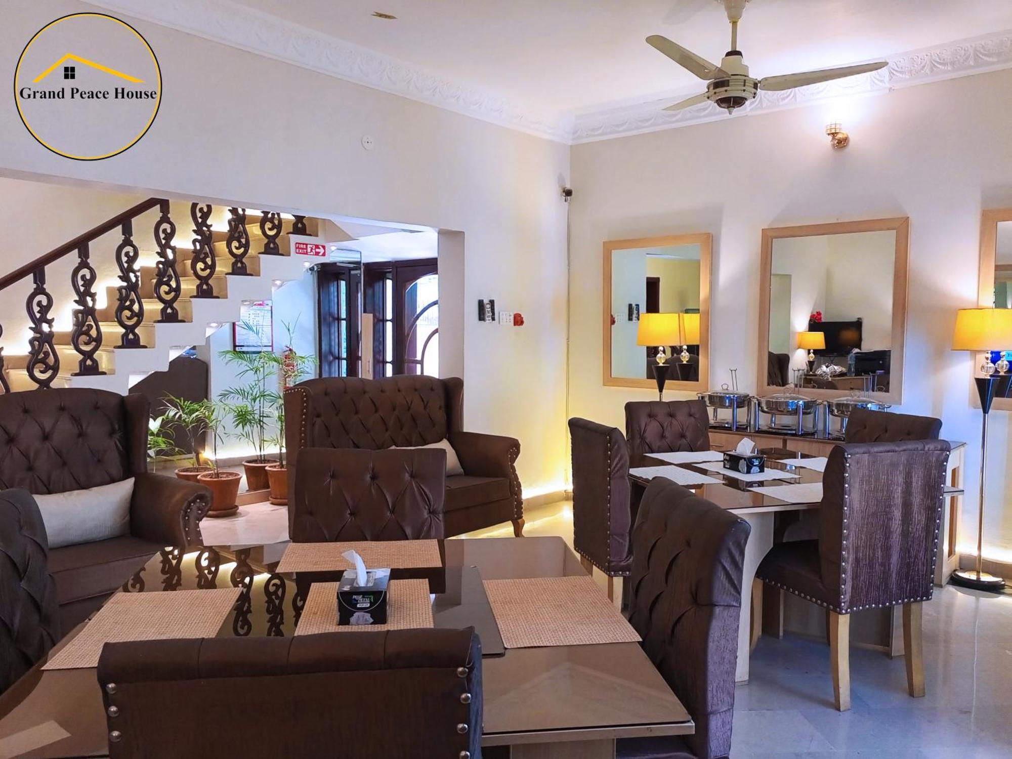 Grand Peace House I Bed & Breakfast Islamabad Exterior photo