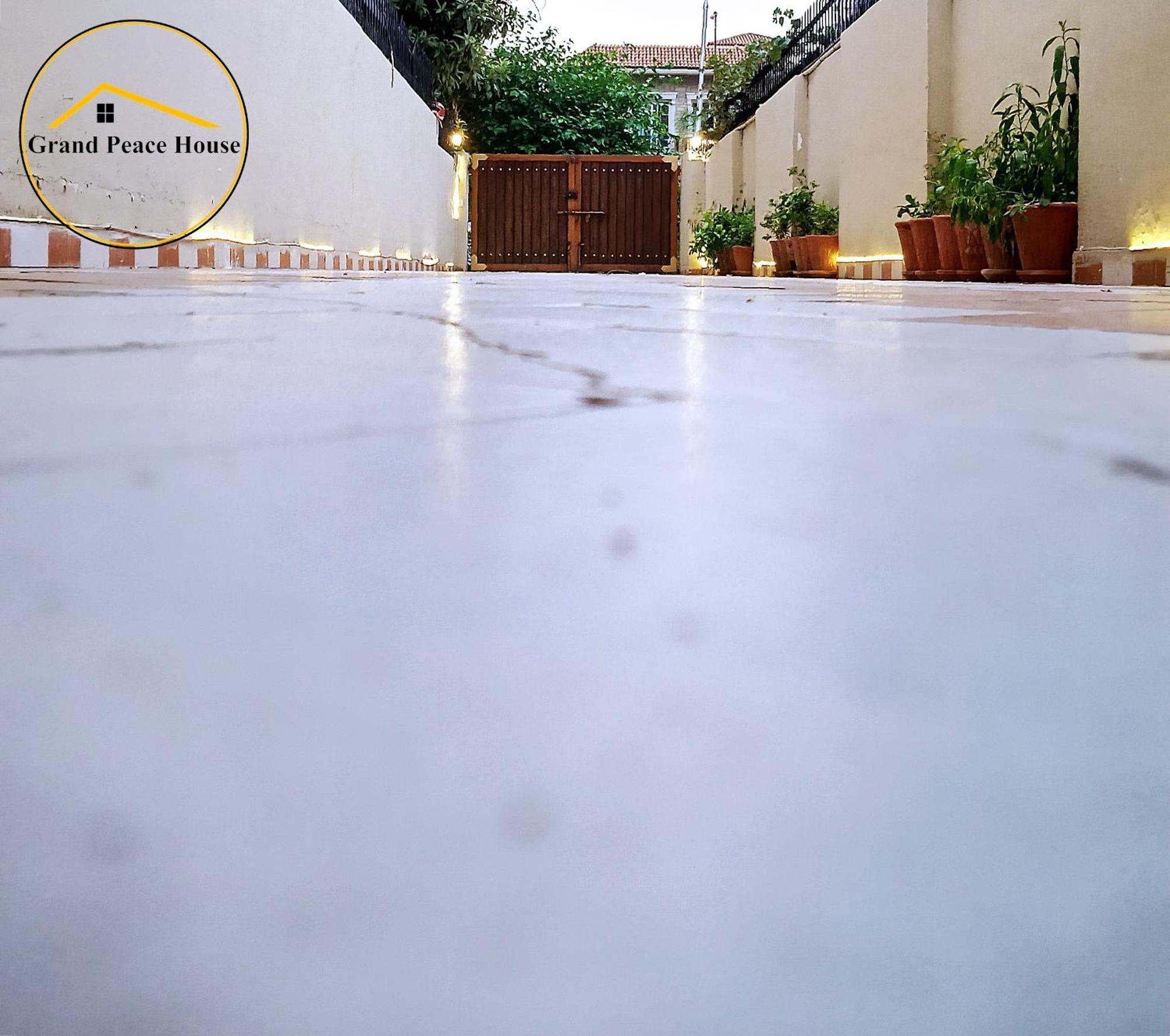 Grand Peace House I Bed & Breakfast Islamabad Exterior photo