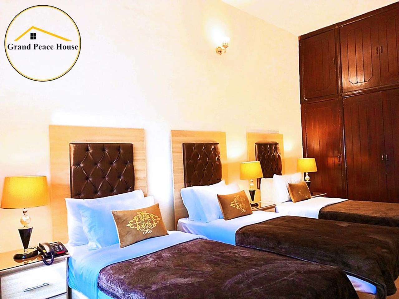 Grand Peace House I Bed & Breakfast Islamabad Exterior photo